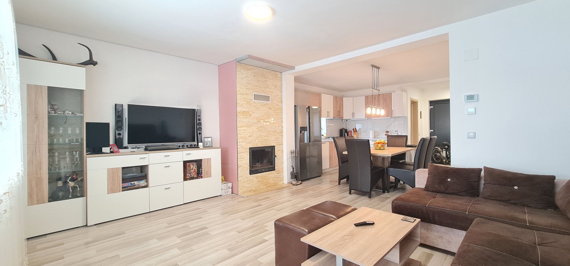Casa 4 camere semimobilata in Cartier Izvor Tarlungeni Brasov - Poză 2