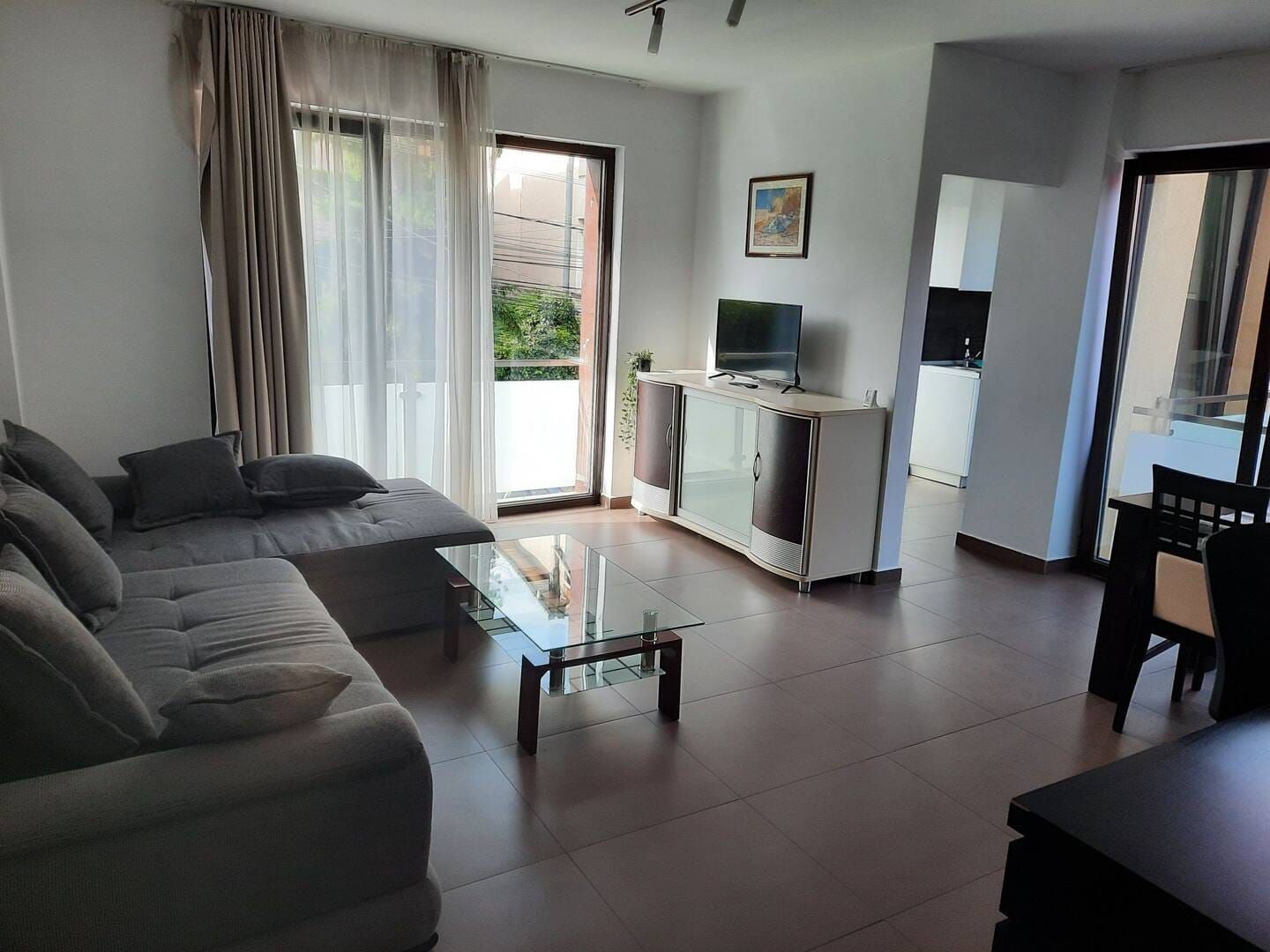 Apartament de inchiriat cu 2 camere in zona ultracentral - Poză 2