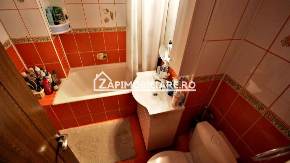Apartament 3 camere,2 bai,pivnită,70mp,cartier Tudor,mobilat - Poză 5
