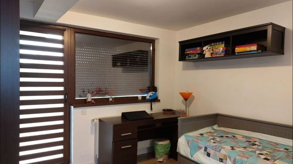 Casa cu 4 camere | Dezmir | Parcare Proprie - Poză 3