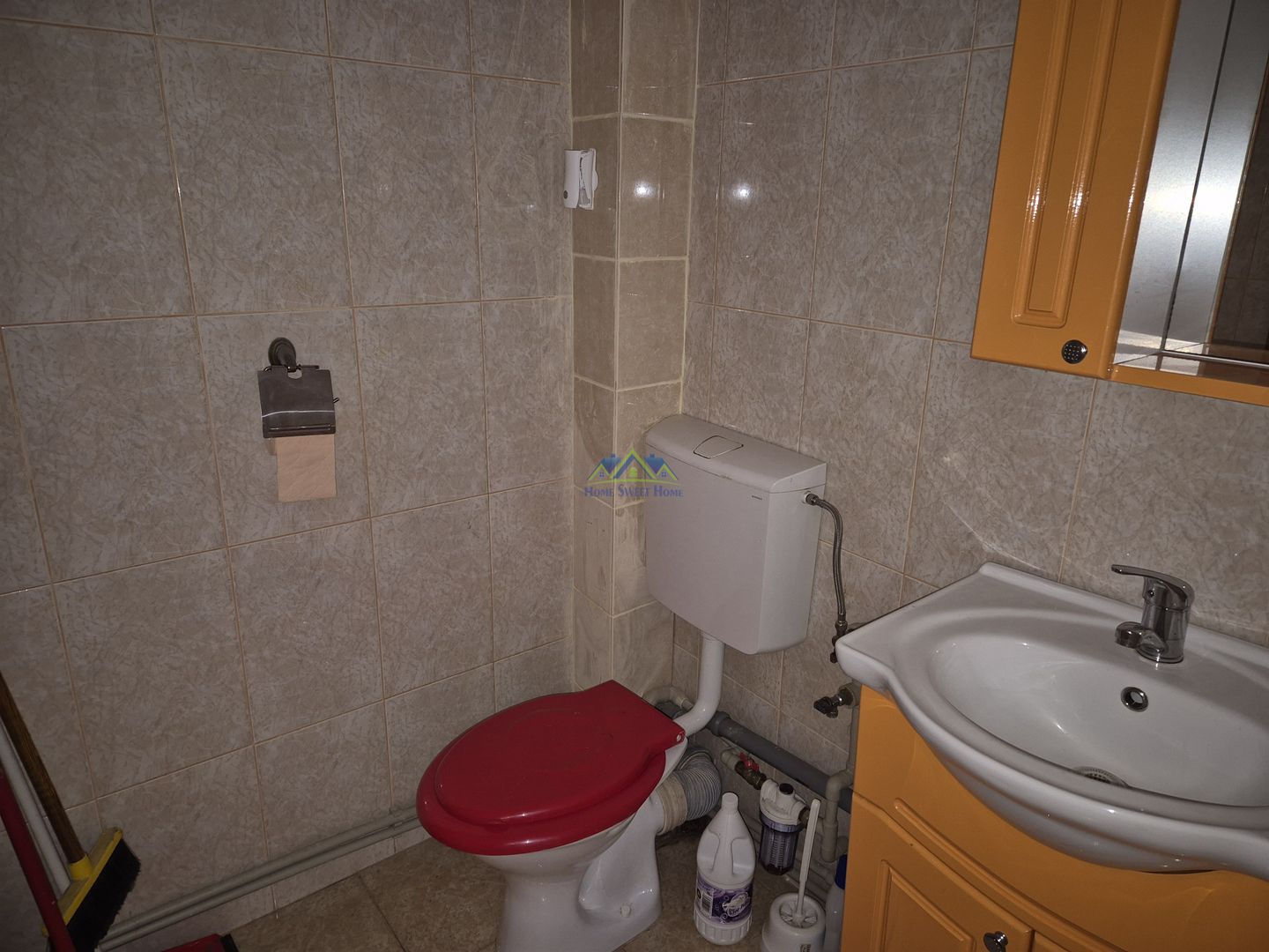 Inchiriez birou zona Piata Mare fosta policlinica et 3, st-20mp, baie! - Poză 4