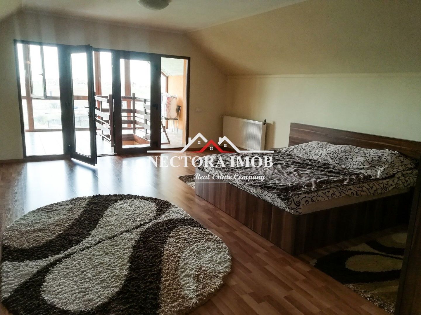 Casa cu etaj 5 camere, 3 bai, 137 mp utili + 961 mp teren, LES,utilata - Poză 12