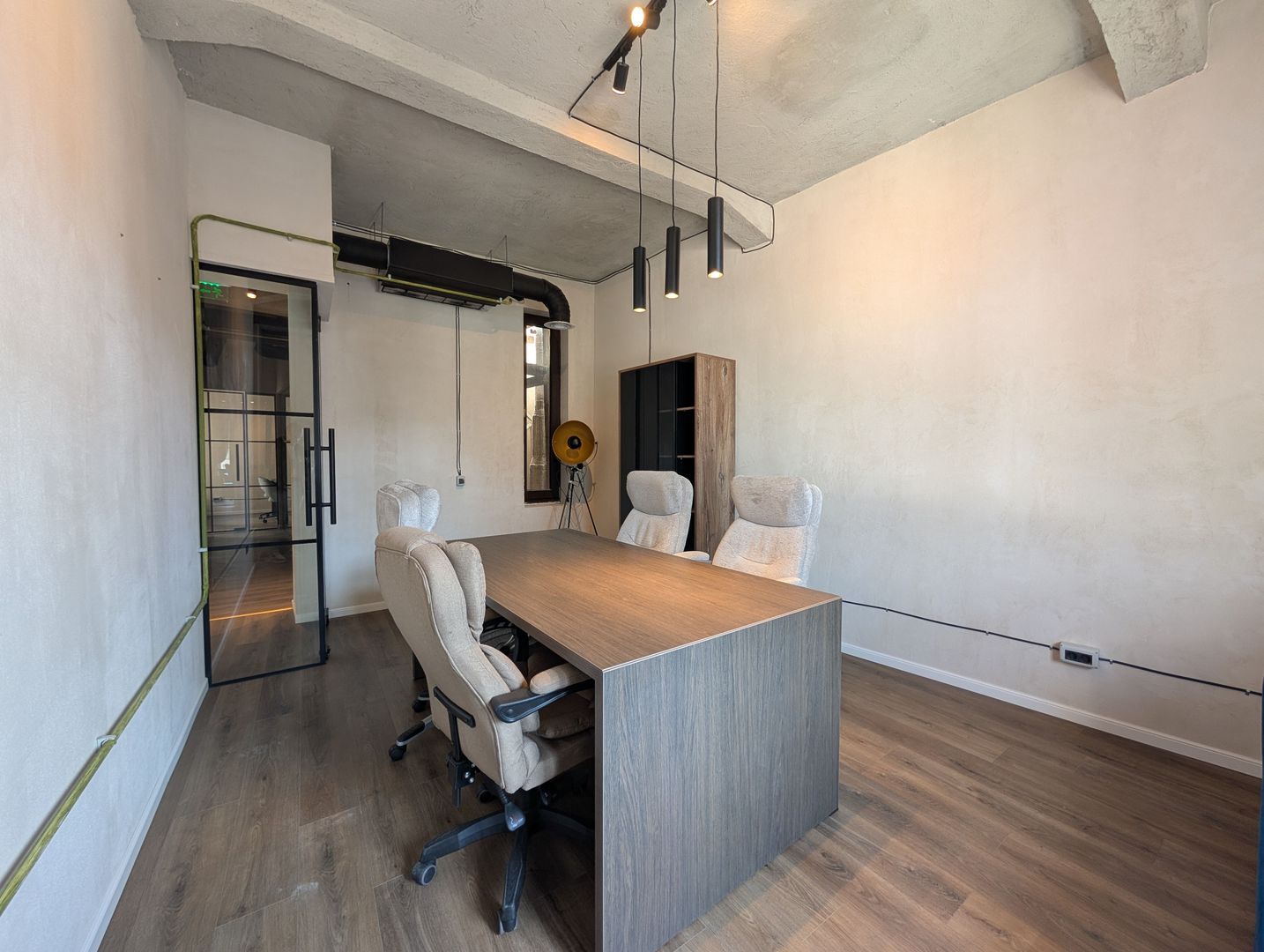 Coworking modern în zona Cișmigiu – 3 birouri de închiriat - Poză 50