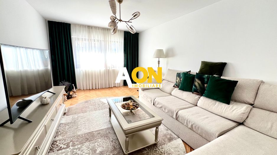 Apartament cu 3 camere, decomandat, Alba Iulia, zona Ampoi 3 - Poză 1