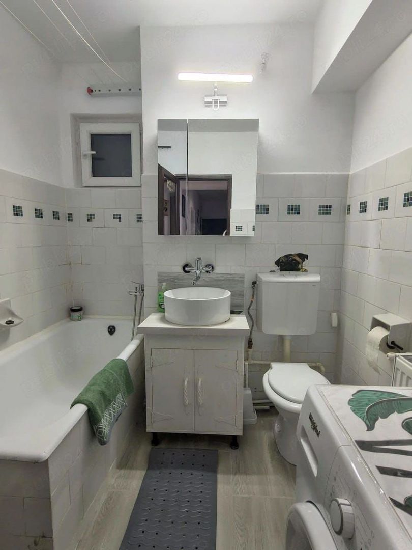 De inchiriat apartament cu 2 camere, central. etaj 3, 450 euro - Poză 2
