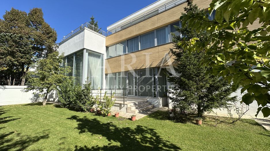 VILA INDIVIDUALA PIPERA Erou Iancu Nicolae - Poză 1