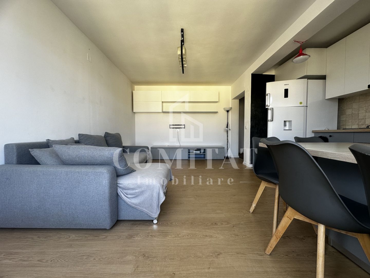 Apartament la etaj intermediar | 3 camere | Zona Eroilor - Poză 1