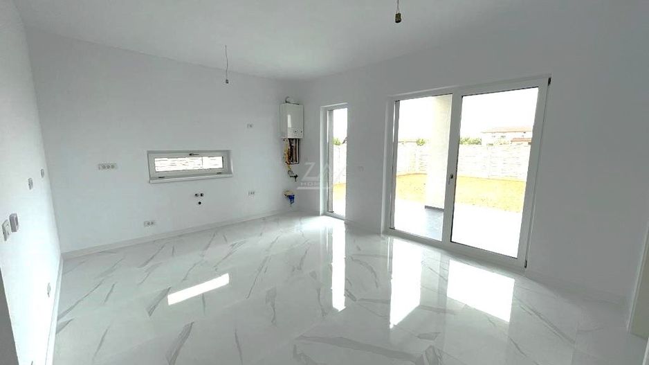 COMISION 0! Duplex finalizat cu 5 camere si 3 bai. Panouri fotovoltaice. - Poză 2