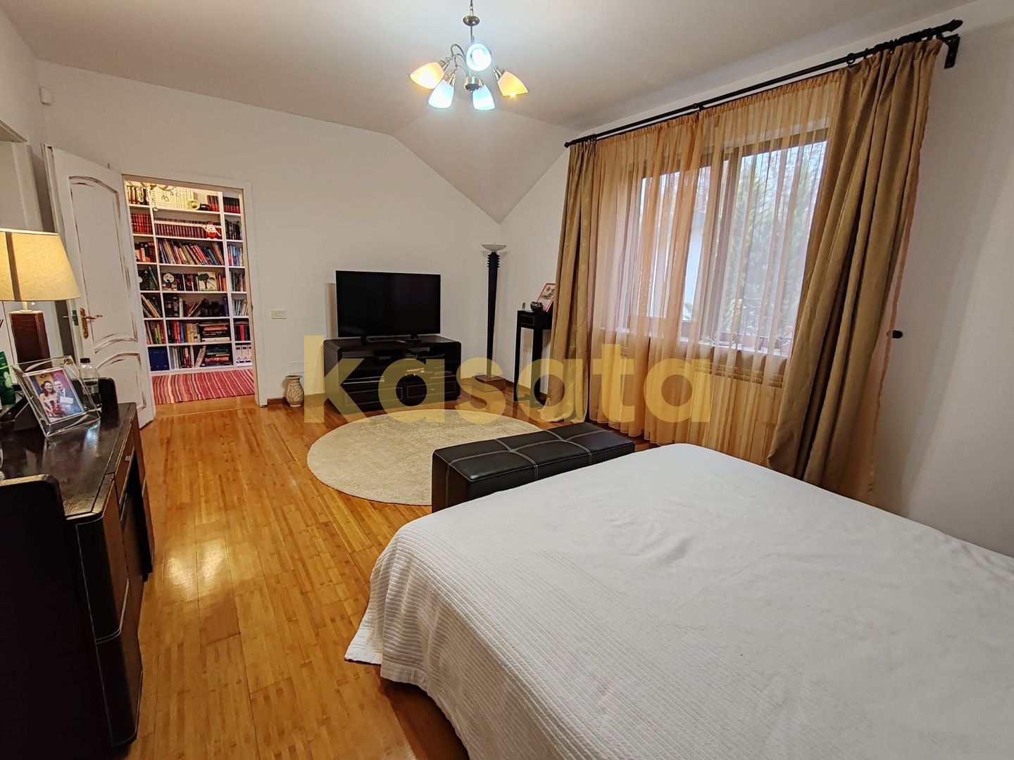 Vila care redefinește echilibrul între rafinament, spațiu și liniște - Poză 51