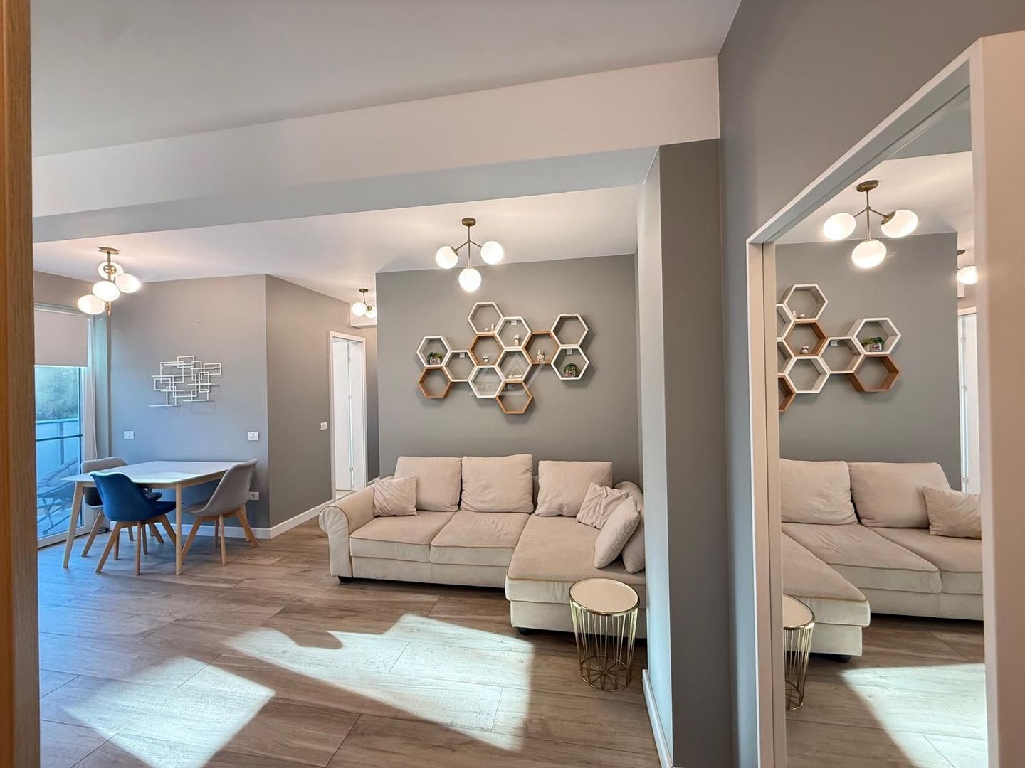 Mobilat si utilat complet. Dressing. Loc de parcare. - Poză 3