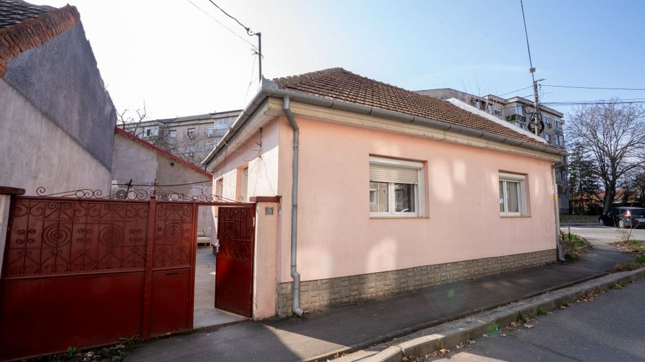 Casa cu 300 mp de teren , acces auto si dublu front in Nufarul - Poză 10