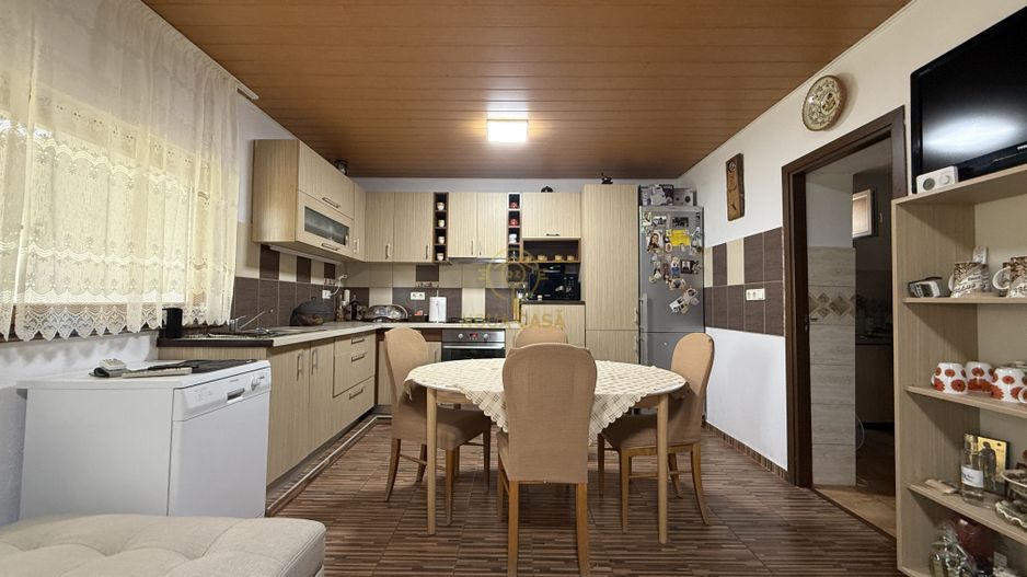 De vanzare Casa cu 4 camere si teren de 4.839mp/Utilata/Mobilata - Poză 13