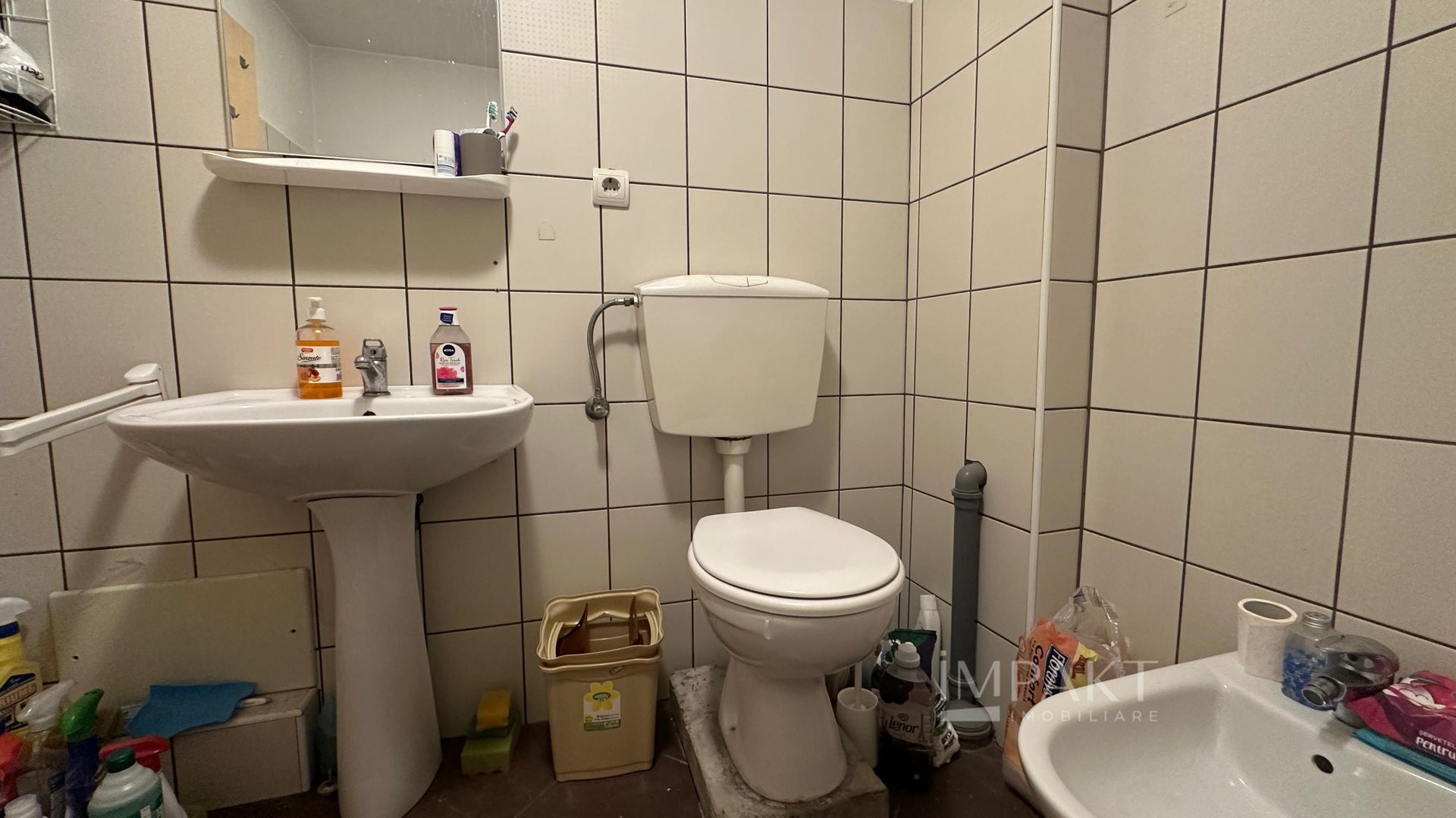 Imobil cu 5 apartamente separate, ideal pentru investitie - zona UMF! - Poză 27