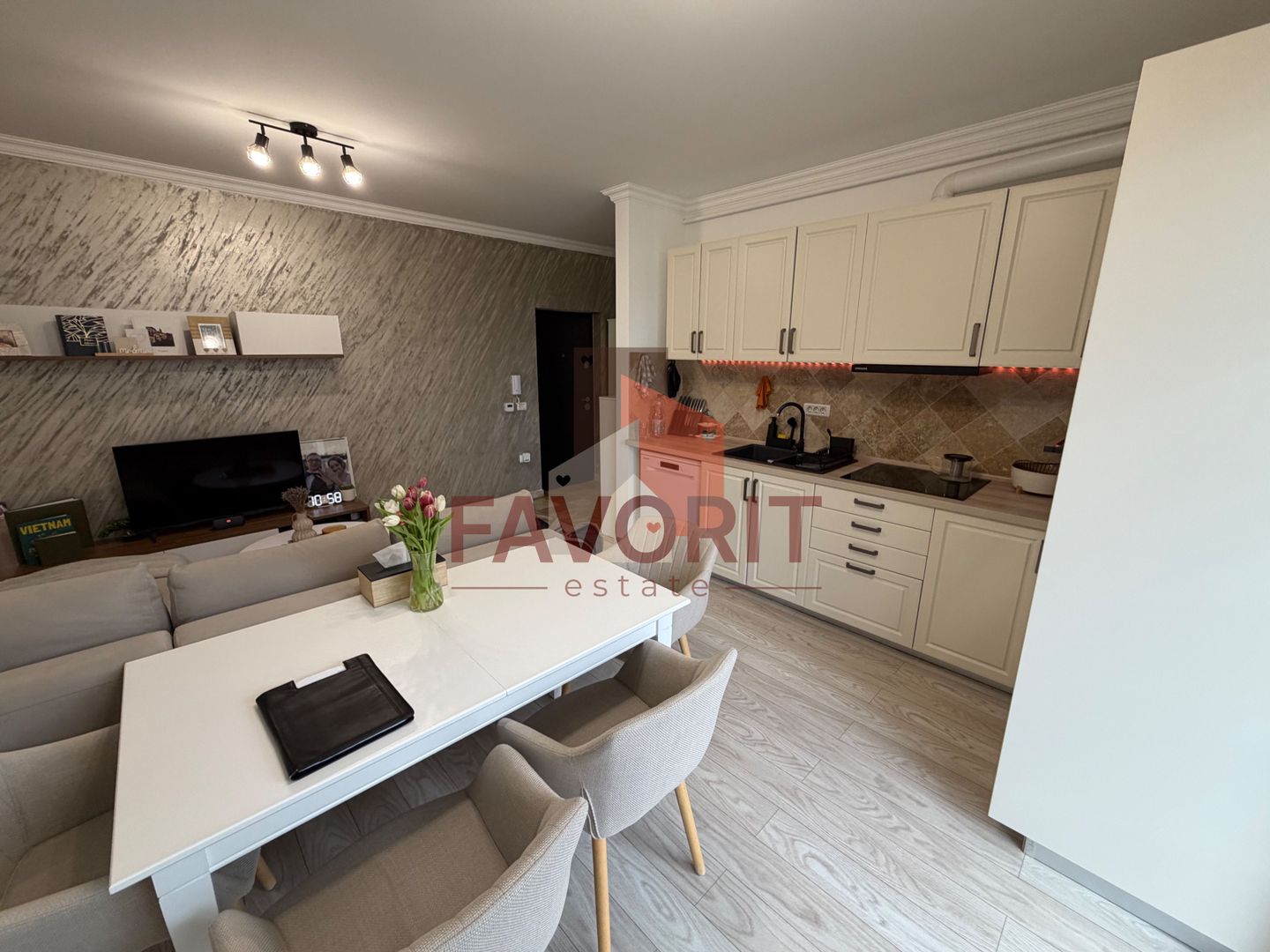 Disponibil imediat. Mobilat si utilat. Gradina proprie 29 mp - Poză 4