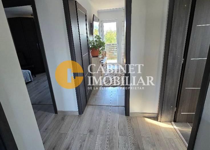 Casa tip duplex - constructie proprie - la asfalt - Poză 4