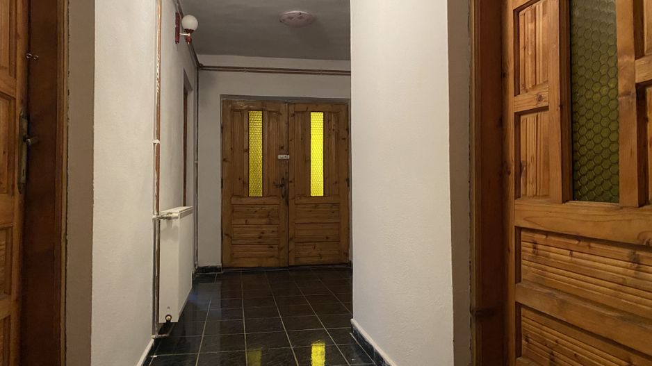 Vanzare apartament -3 camere la casă, etaj 1+pod+cota teren–Târgoviște - Poză 13