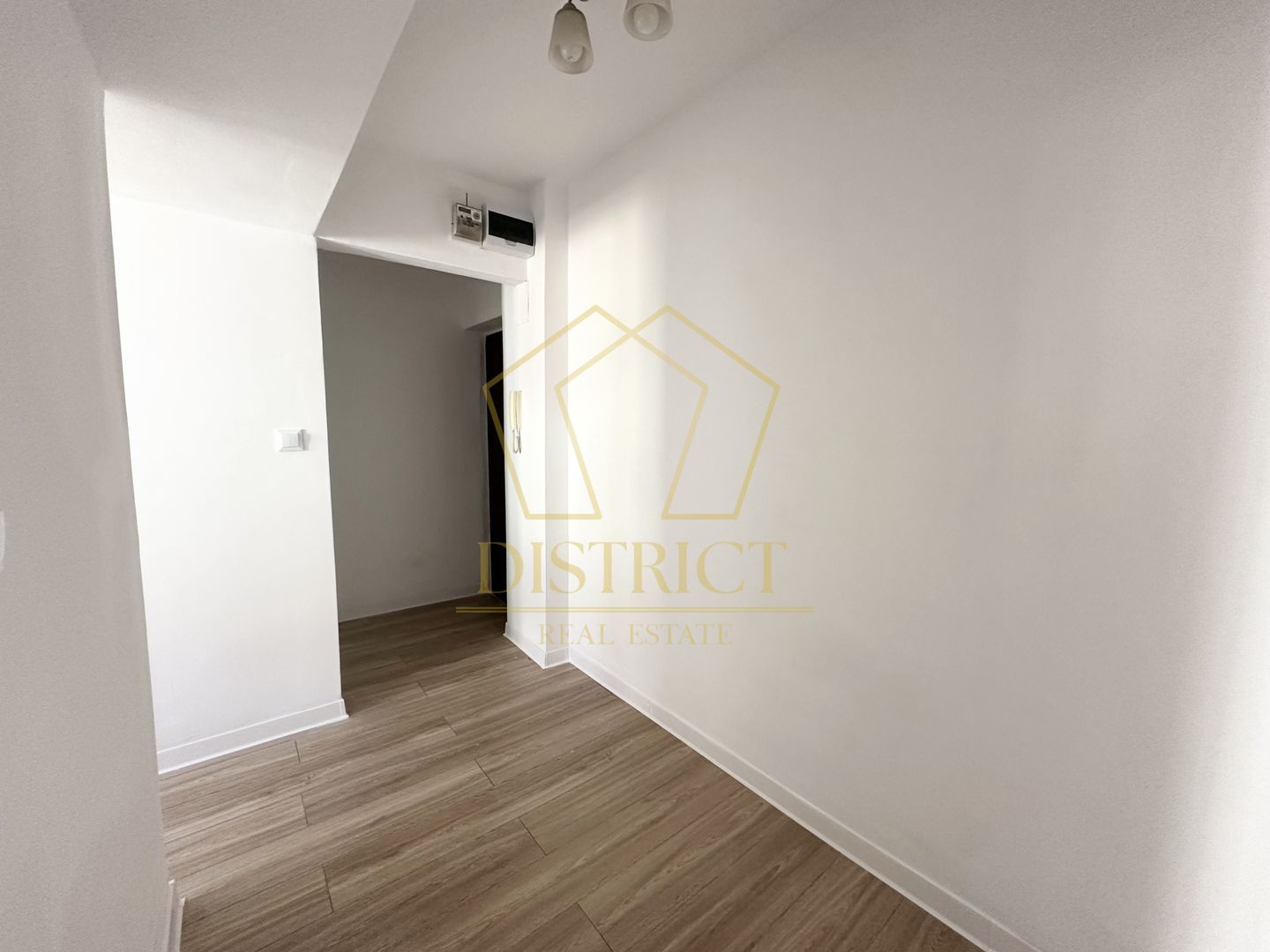 Apartament  cu 3 camere | Spitalul Judetean - Poză 8