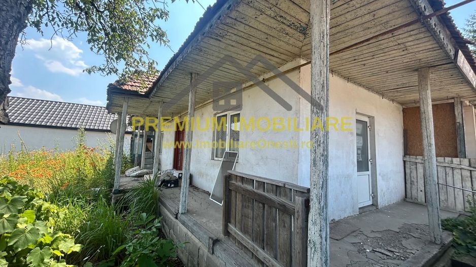 Casă de vânzare în centrul Oituzului, DN11 - Poză 11