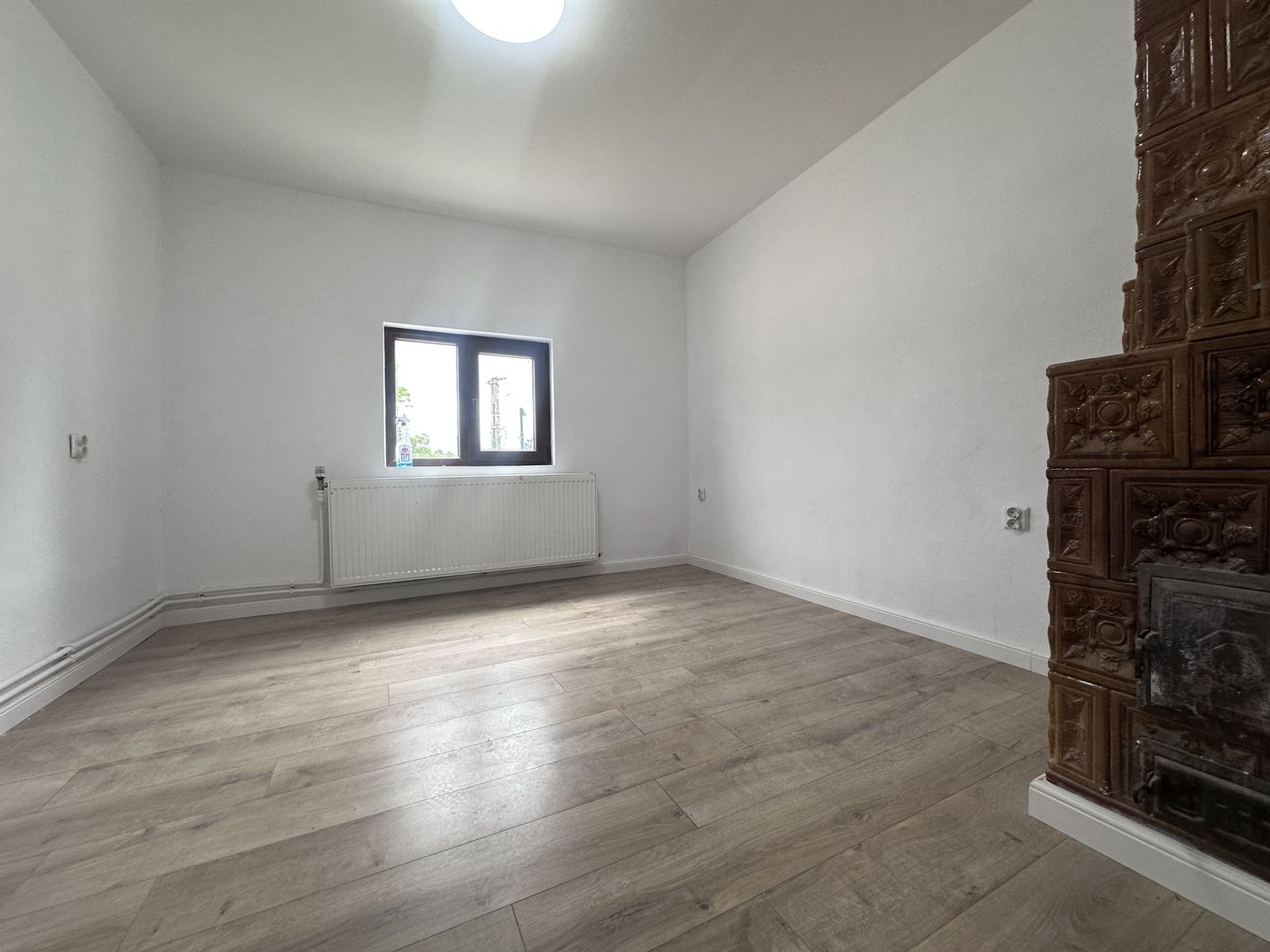 Între dealuri, viță de vie și liniște deplină! Vanzare casa in Prahova - Poză 12