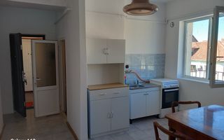 BRASADAS vinde ap 1 cam 4/4 ULTRACENTRAL RENOVAT si MOBILAT. - Poză 3