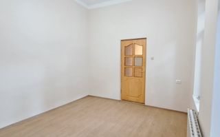 Dimitrie Cantemir, metrou Tineretului la 350 m, casa 2 camere + curte - Poză 2