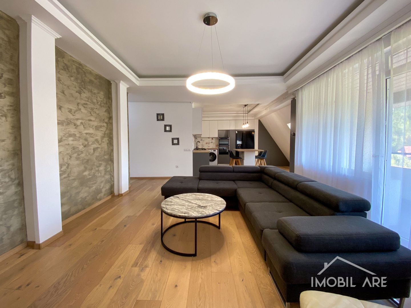 Apartament de lux cu 4 camere la mansardă - Poză 2