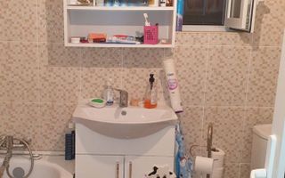 Casa individuala cu 3 camere si 1200 mp teren - zona Mehala - Poză 4