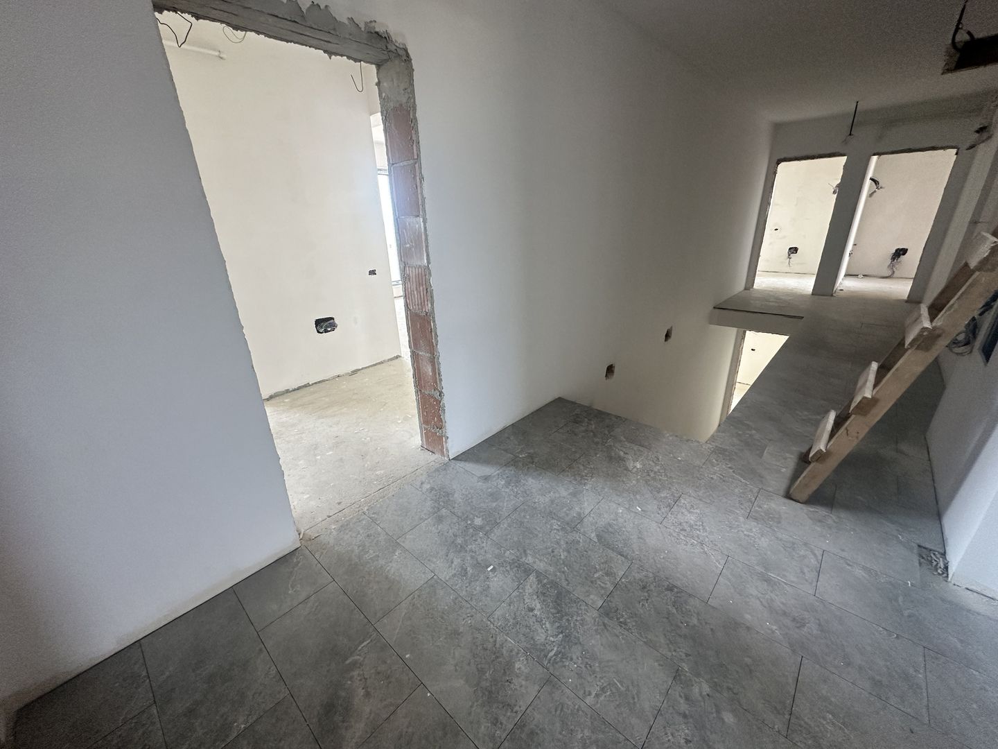 AP. 2 CAMERE INDEPENDENTEI, FINALIZARE SEPTEMBRIE, PARCARE,COMISION 0% - Poză 5