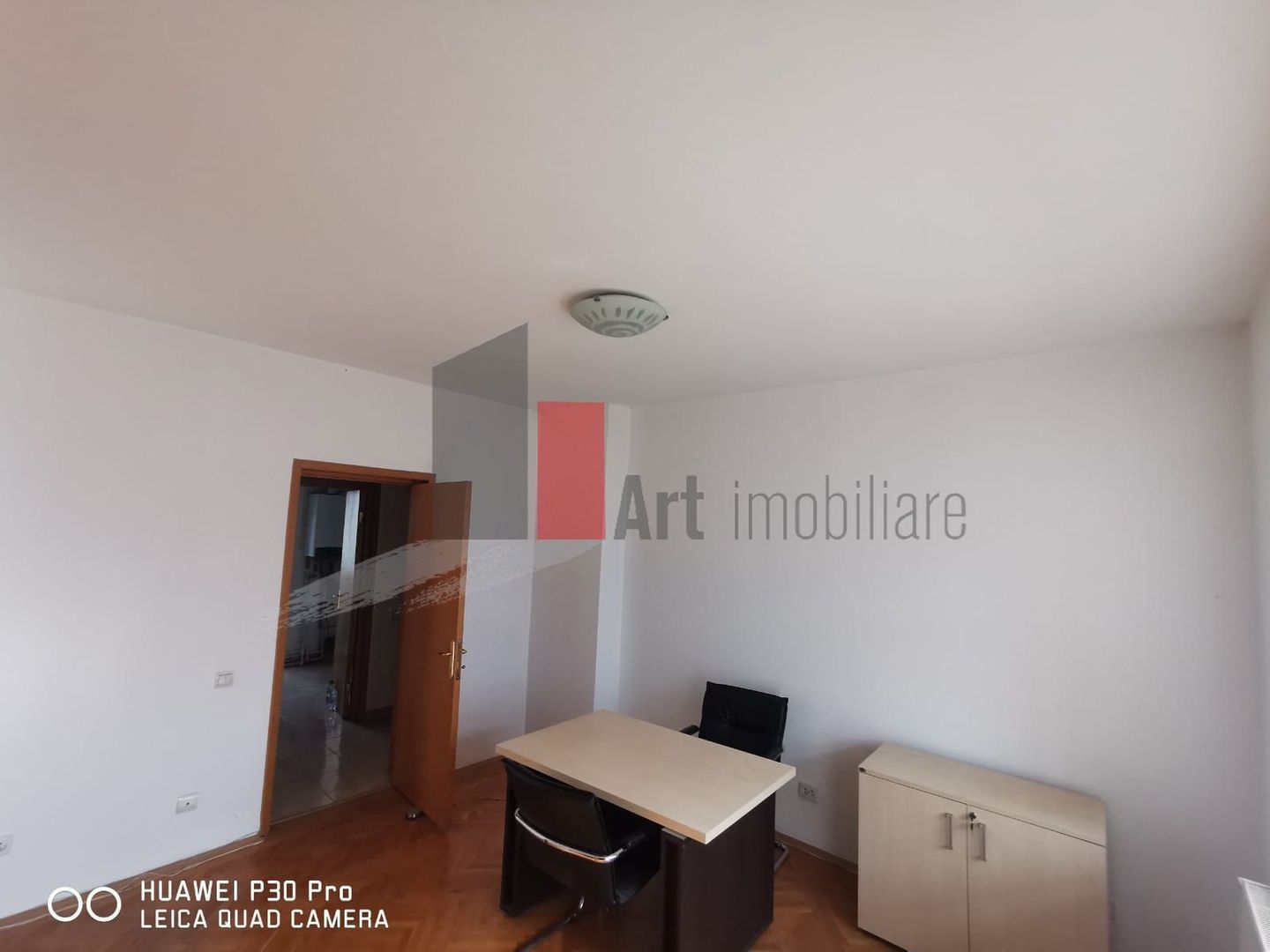 BUROU; CALEA  DOROBANTILOR; 3 camere - Poză 5