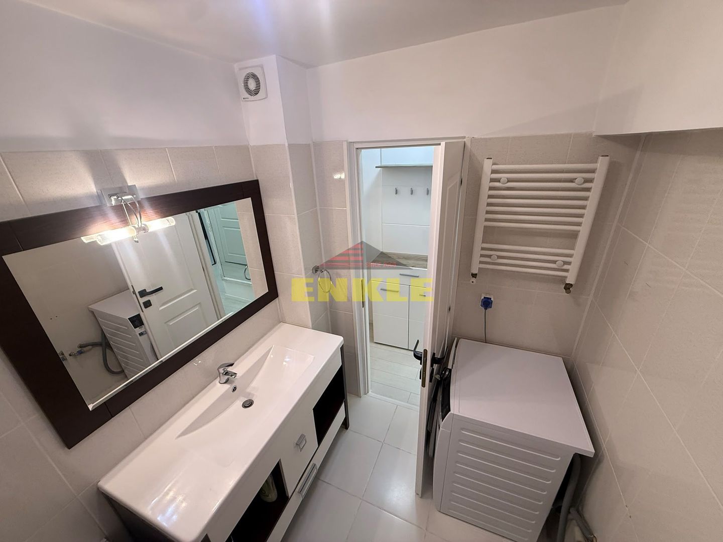 DE ÎNCHIRIAT – APARTAMENT ULTRAMODERN CU 3 CAMERE - Poză 13