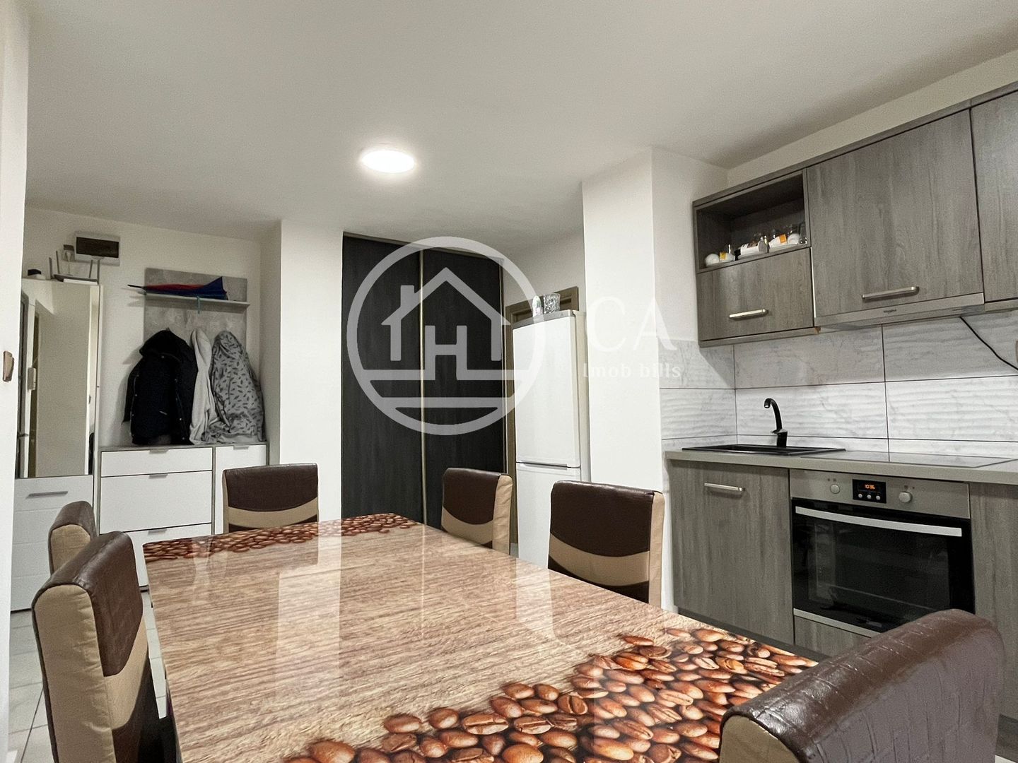 Apartament de vânzare cu 3 camere in zona centrală Beiuș, Bihor - Poză 4