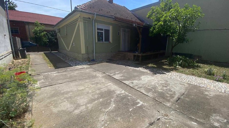 Vand Proprietate cu două case separate în aceeași curte, zona Cloșca - Poză 2