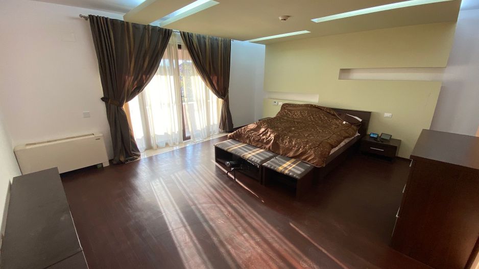 VILA CU 5 CAMERE zona Mircea Cel Batran - Poză 7