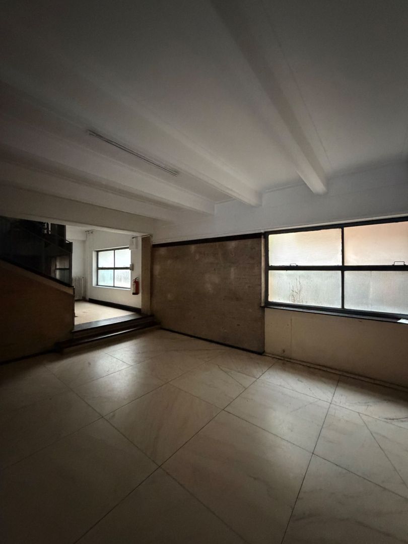 Garsoniera decomandata, tavane inalte, locatie premium Calea Victoriei - Poză 9