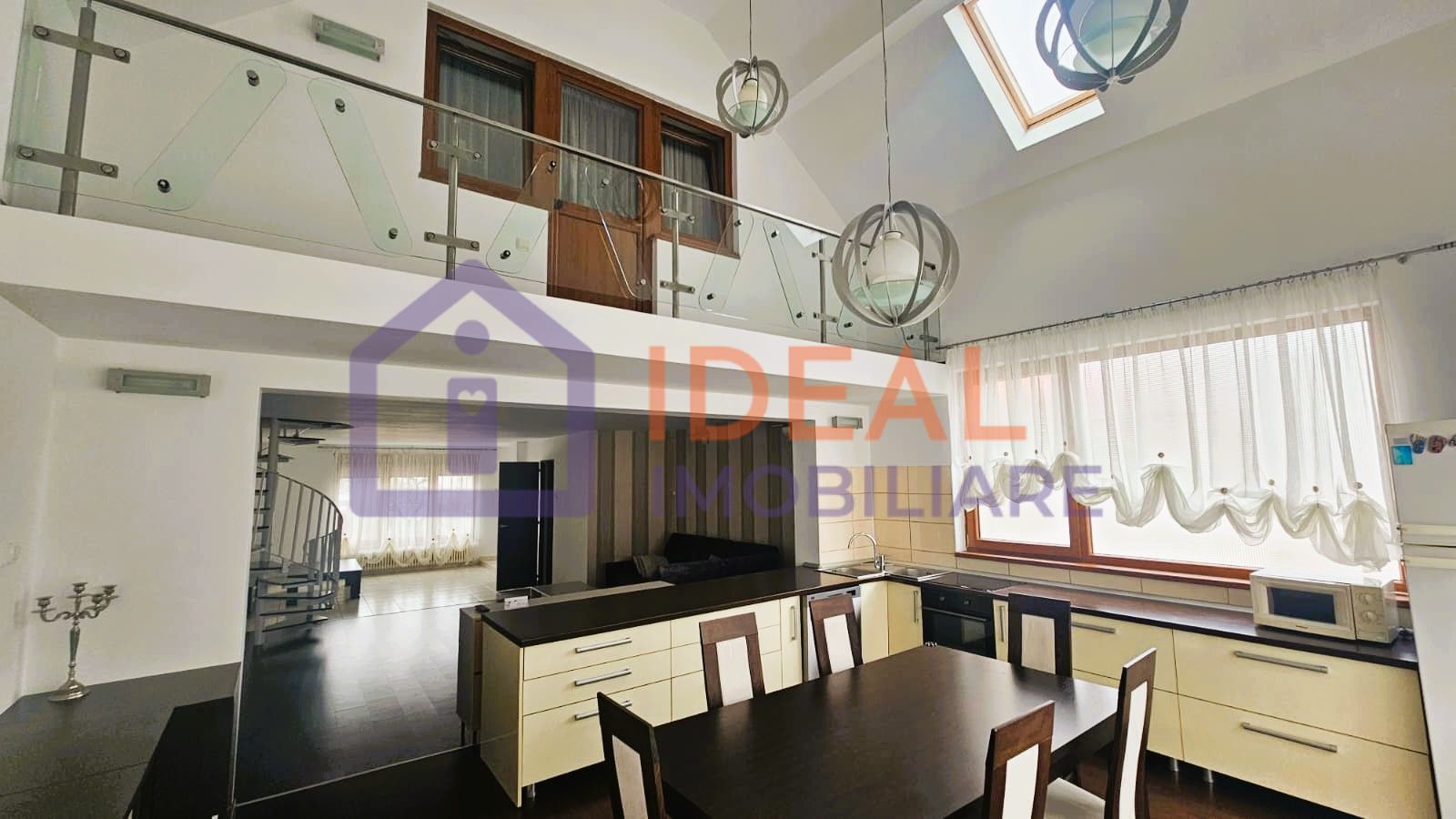 Casa Individuala cu 4 camere si garaj, zona Strand - Poză 2