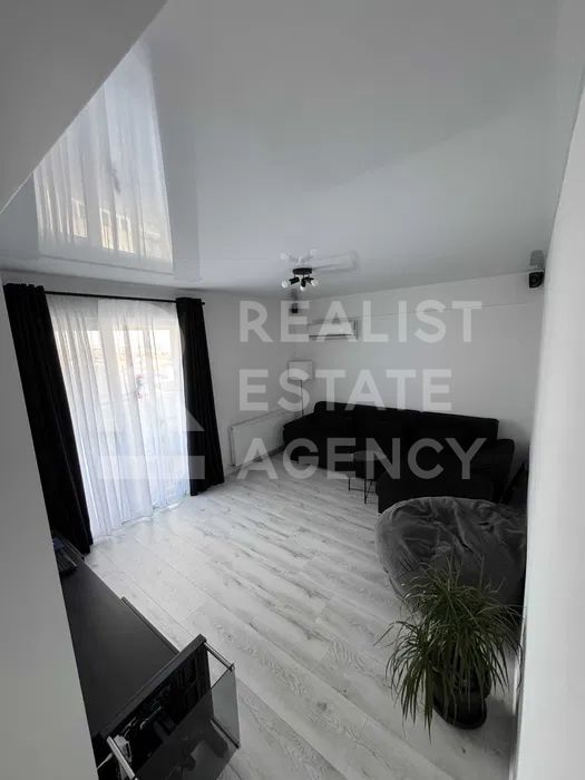 Vânzare, apartament cu 3 camere în zona Militari Residence - Poză 1