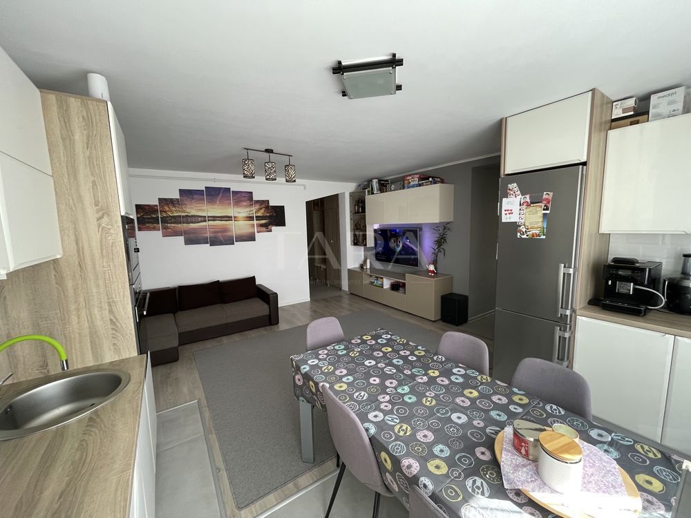 Apartament 2 dormitoare, finisat, mobilat personalizat, zonă liniștită. - Poză 2