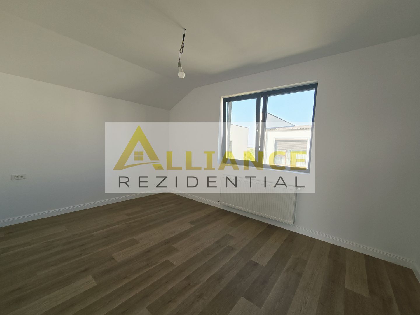Vila individuala-cartierul nou-5 camere-gazon rulou-aspensoare - Poză 3