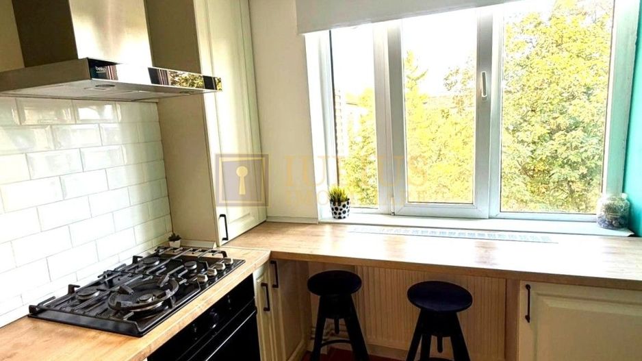 Apartament cu 3 camere, Medicina, Arte - Poză 6