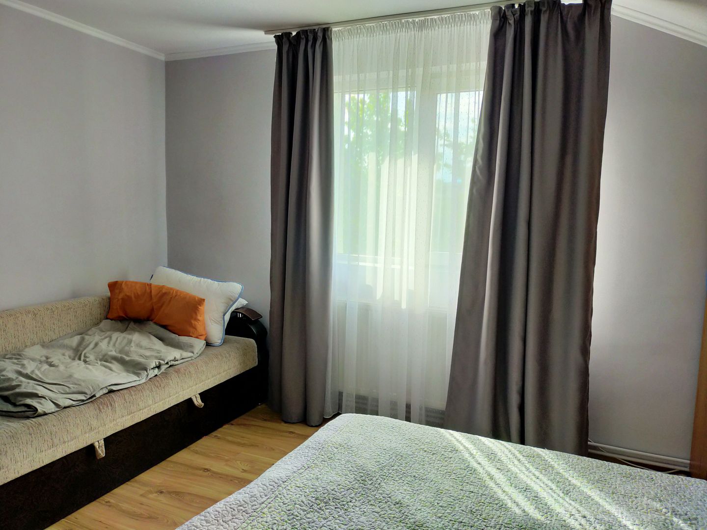 Casa cu 3 apartamente în Dumbravita aproape de pădure - Poză 9