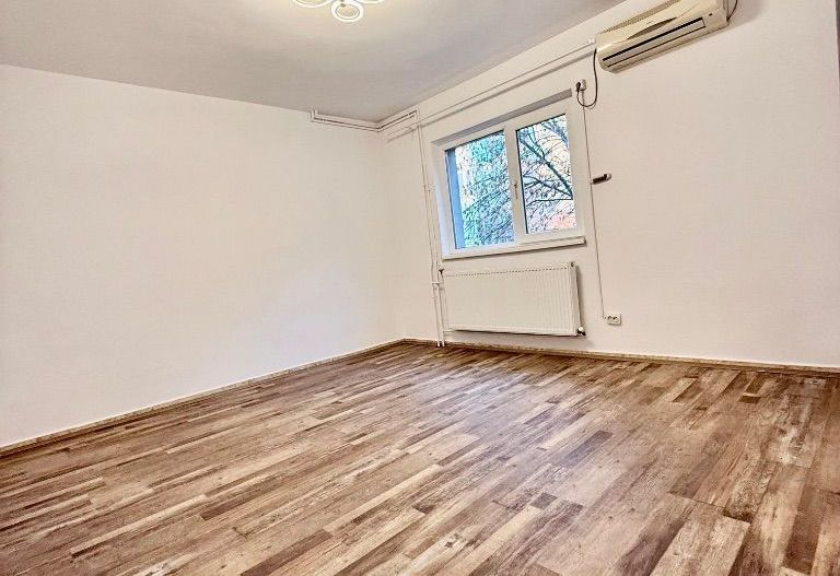 BRASADAS închiriază vila - zona Popa Nan, Calea Calarasilor. - Poză 9