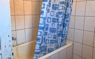 Casă cu spațiu comercial la stradă | Curte | Grădină | Oradea - Poză 11
