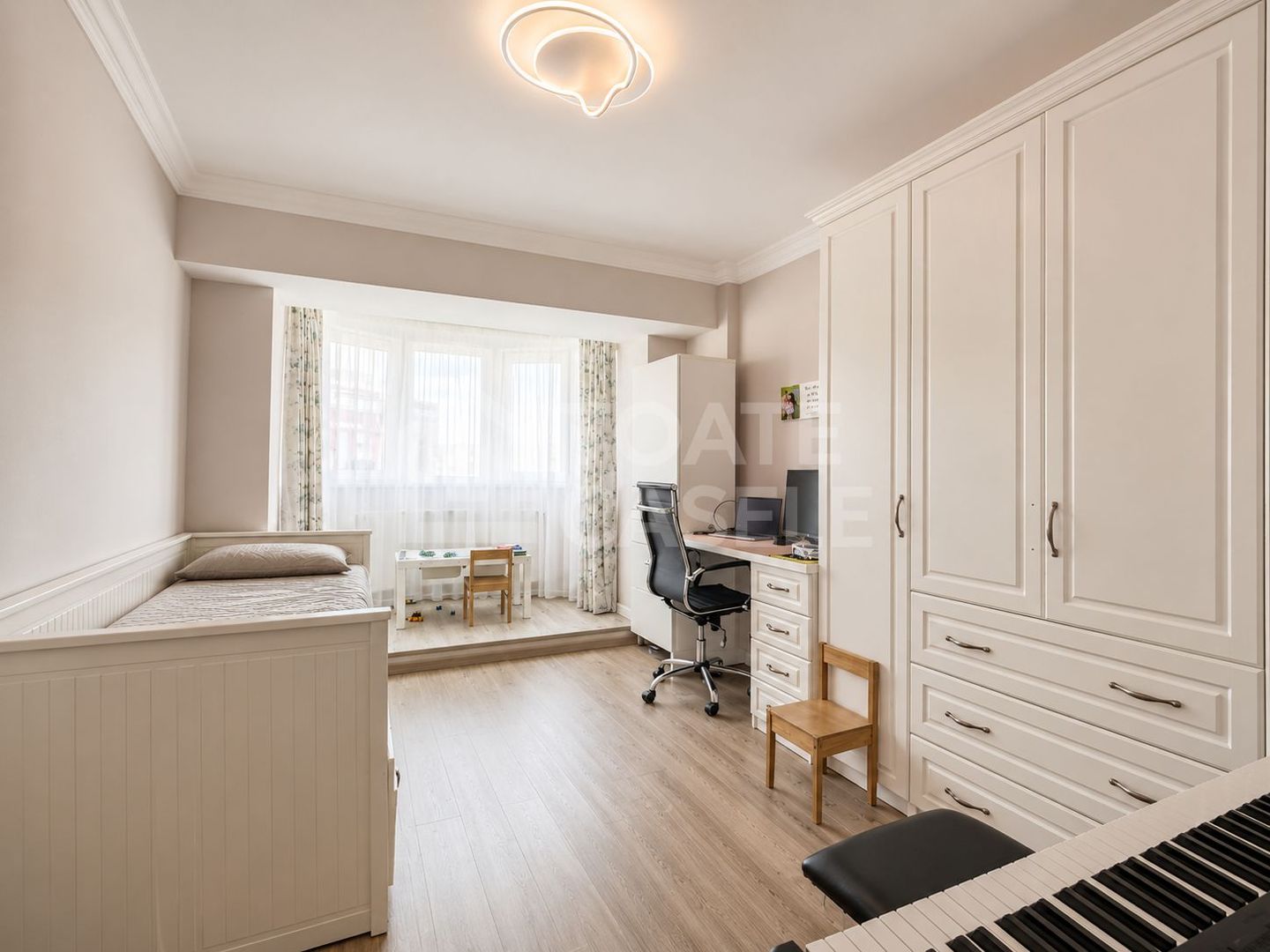 Apartament cu 3 camere, mobilat, utilat, zona Aurel Vlaicu-Mărasți - Poză 3
