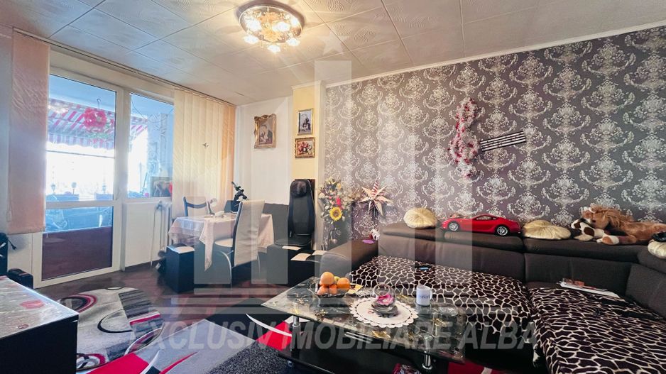 Apartament cu 3 camere, etaj 2, Cetate - Poză 1