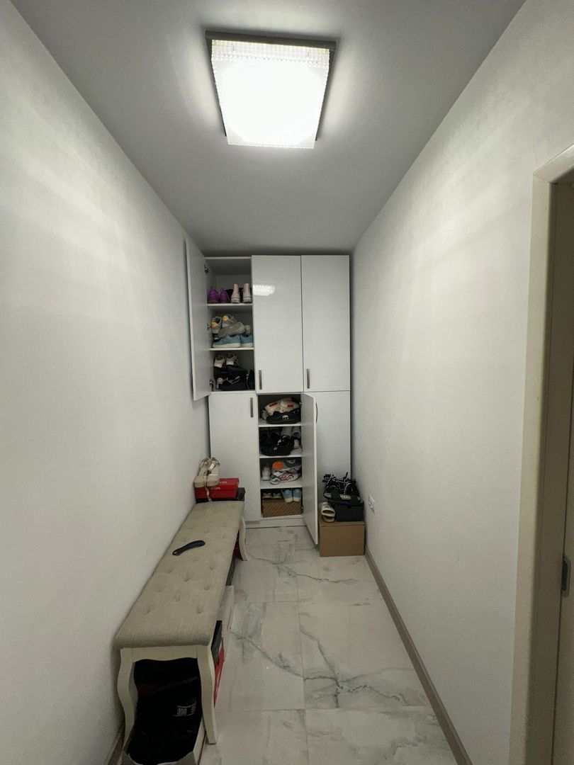 Apartament cu 3 camere, renovat modern, mobilat si utilat, zona CENTRU; - Poză 8