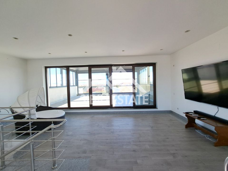 Casa cu 4 garaje, terase panoramice, teren mare - Poză 27