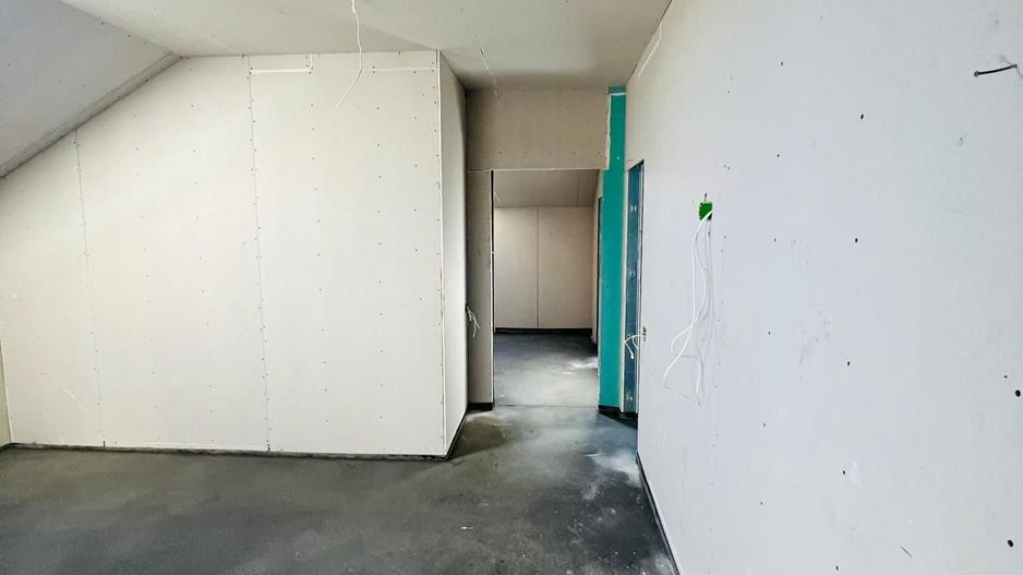 Casa noua ,  finisata cu 5 camere in localitatea Santandrei - Poză 7