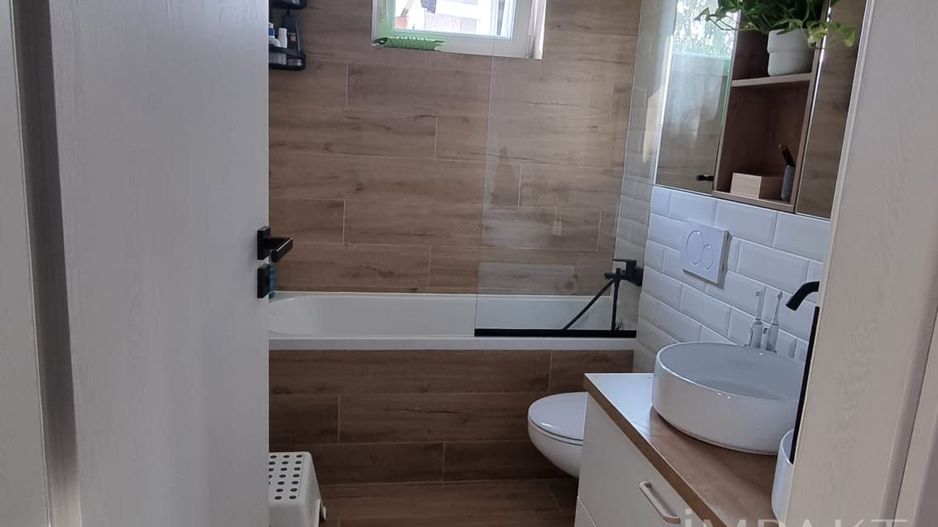 Apartament cu 3 camere decomandat cf sporit in Andrei Muresanu - Poză 8