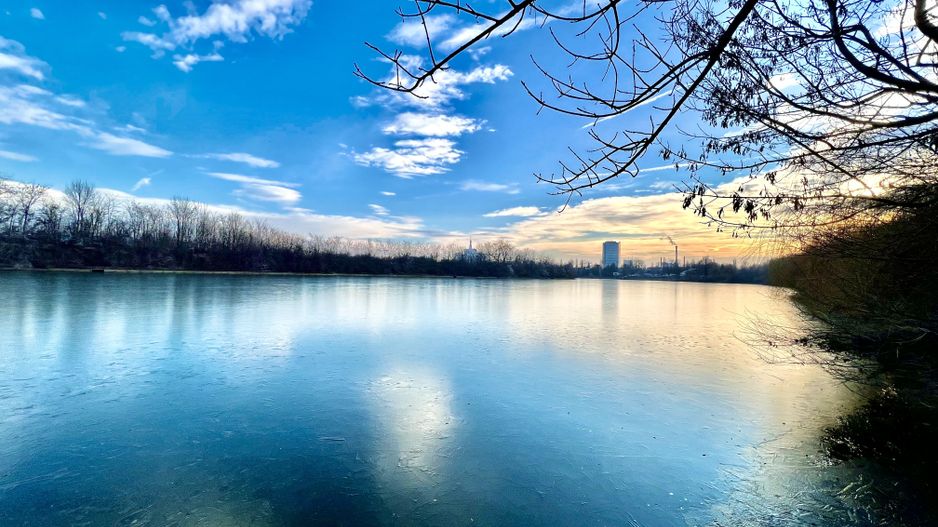 Teren 6000 mp pozitie deosebita lacul Baneasa adancime 140 m - Poză 22