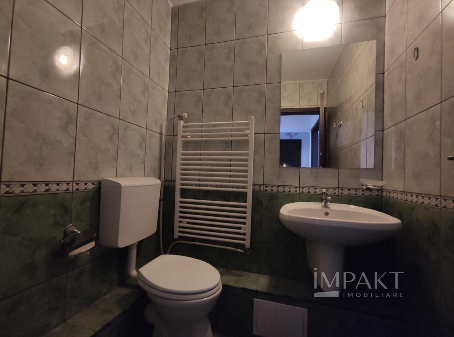 Apartament cu 3 camere, prima închiriere după renovare- zona UMF - Poză 9